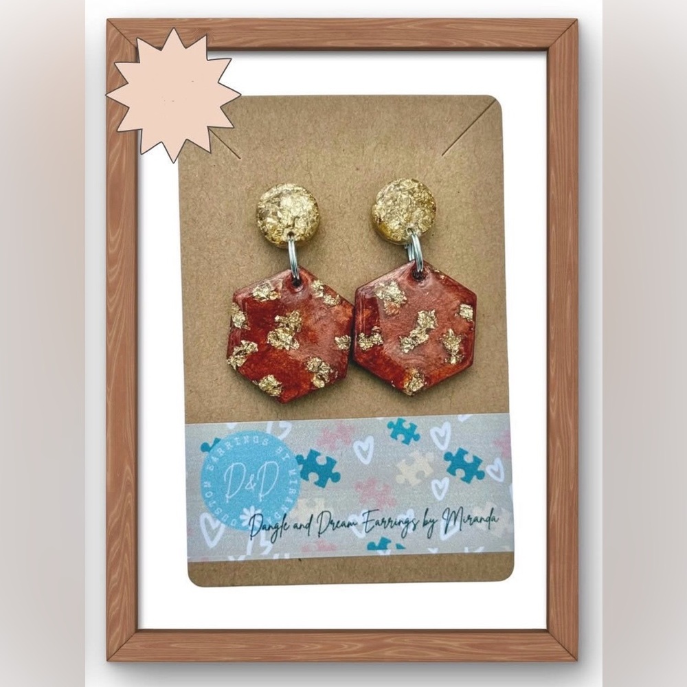 Brown and Gold Hexagon Earrings

🌸🌟🌟Bundle Discounts Available🌟🌟🌸